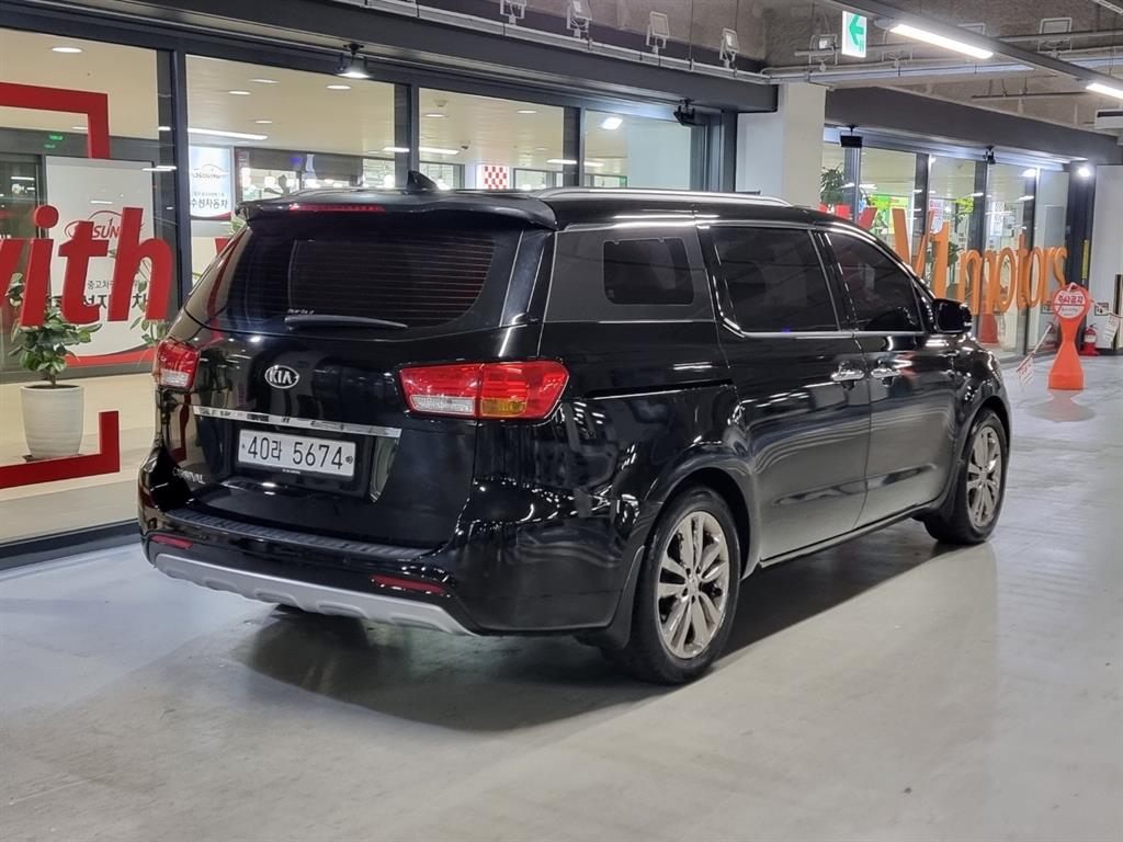KIA Carnival - Vista 2