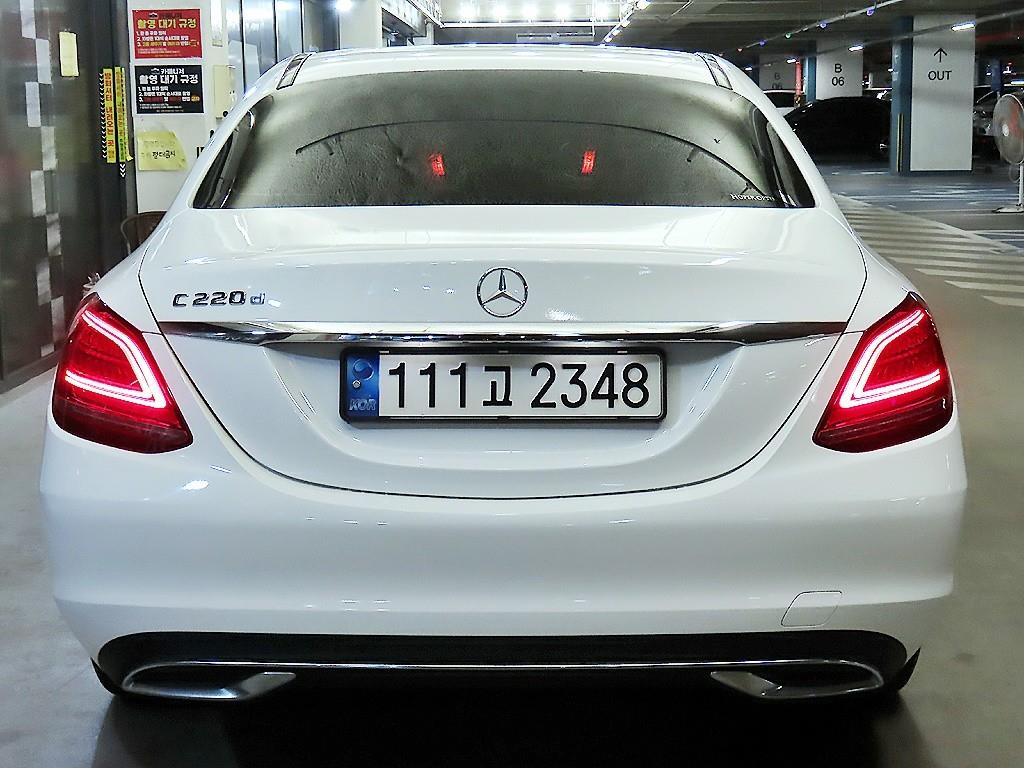 Mercedes Benz C Class - Vista 5