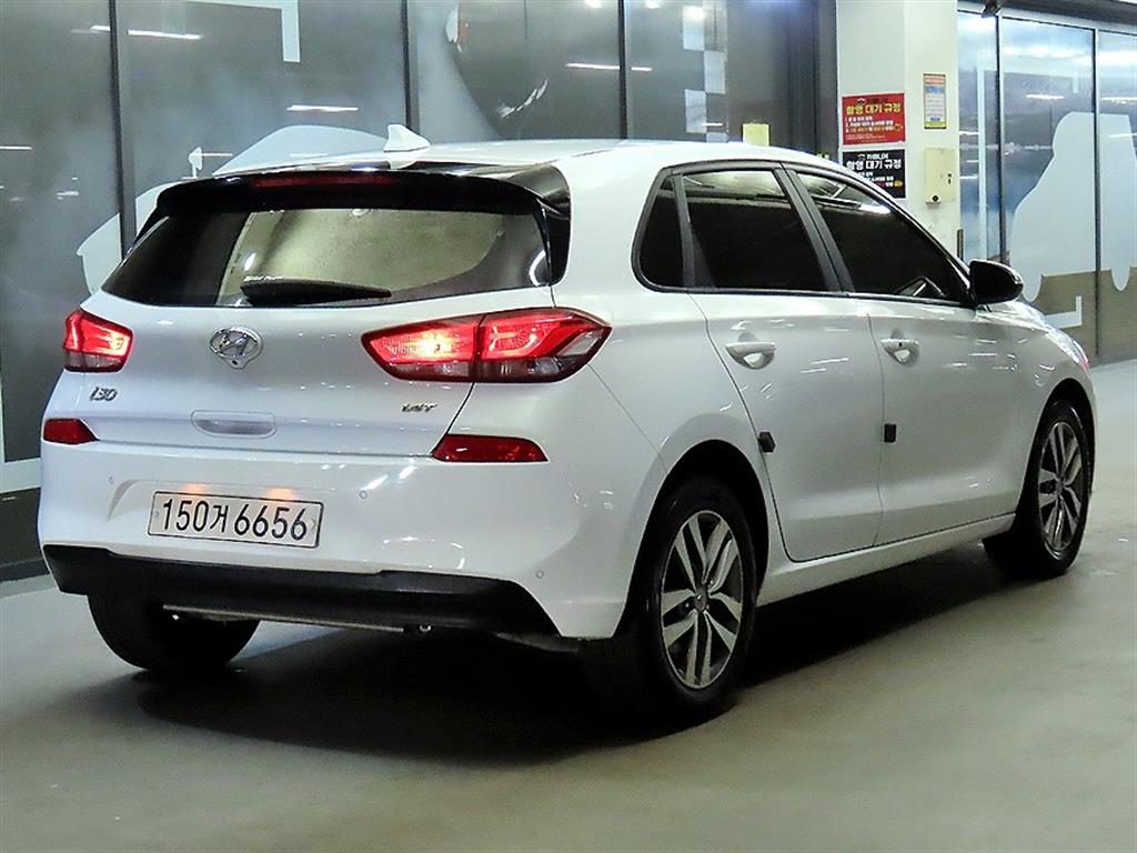 HYUNDAI i30 - Vista 4