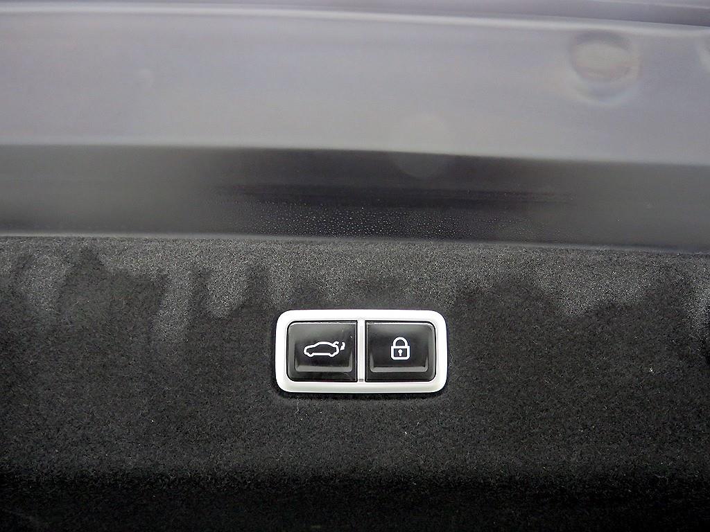 HYUNDAI Ioniq 6 - Vista 5