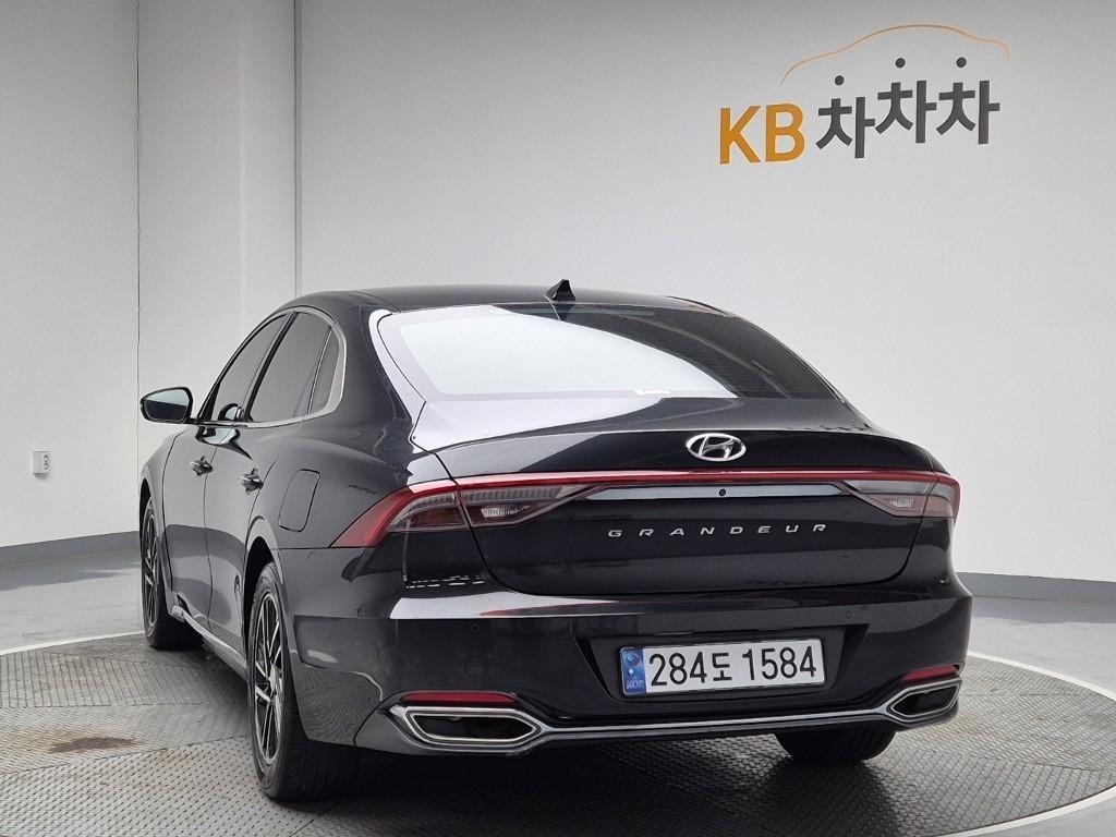 HYUNDAI Grandeur - Vista 2