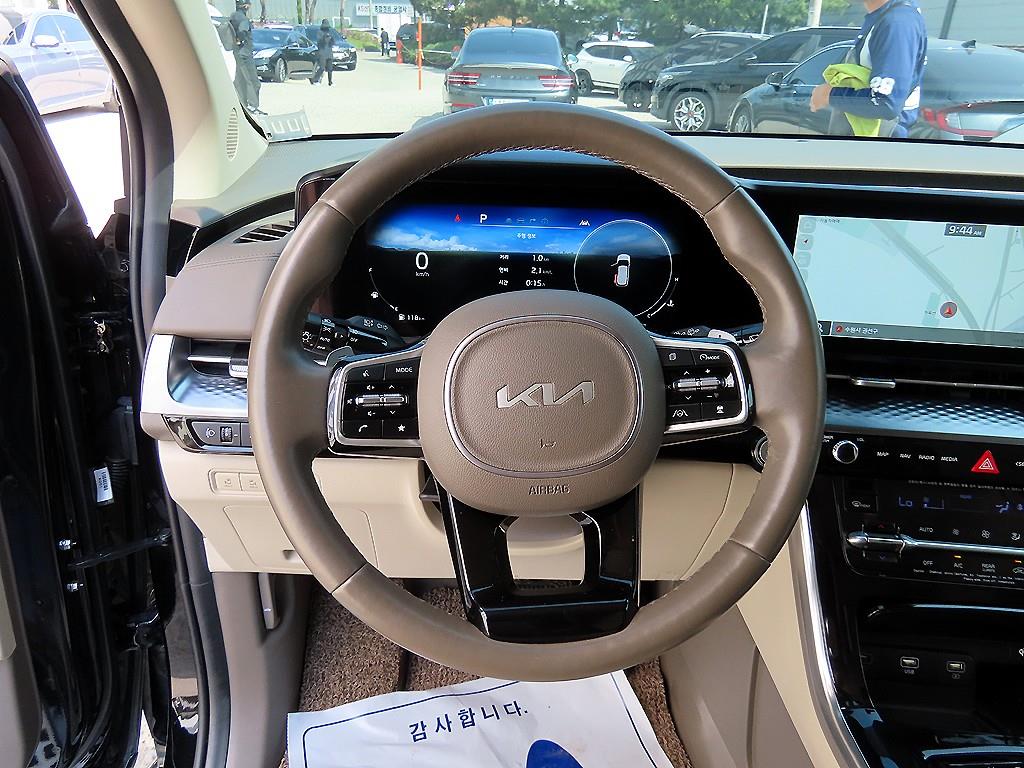 KIA Carnival - Vista 9