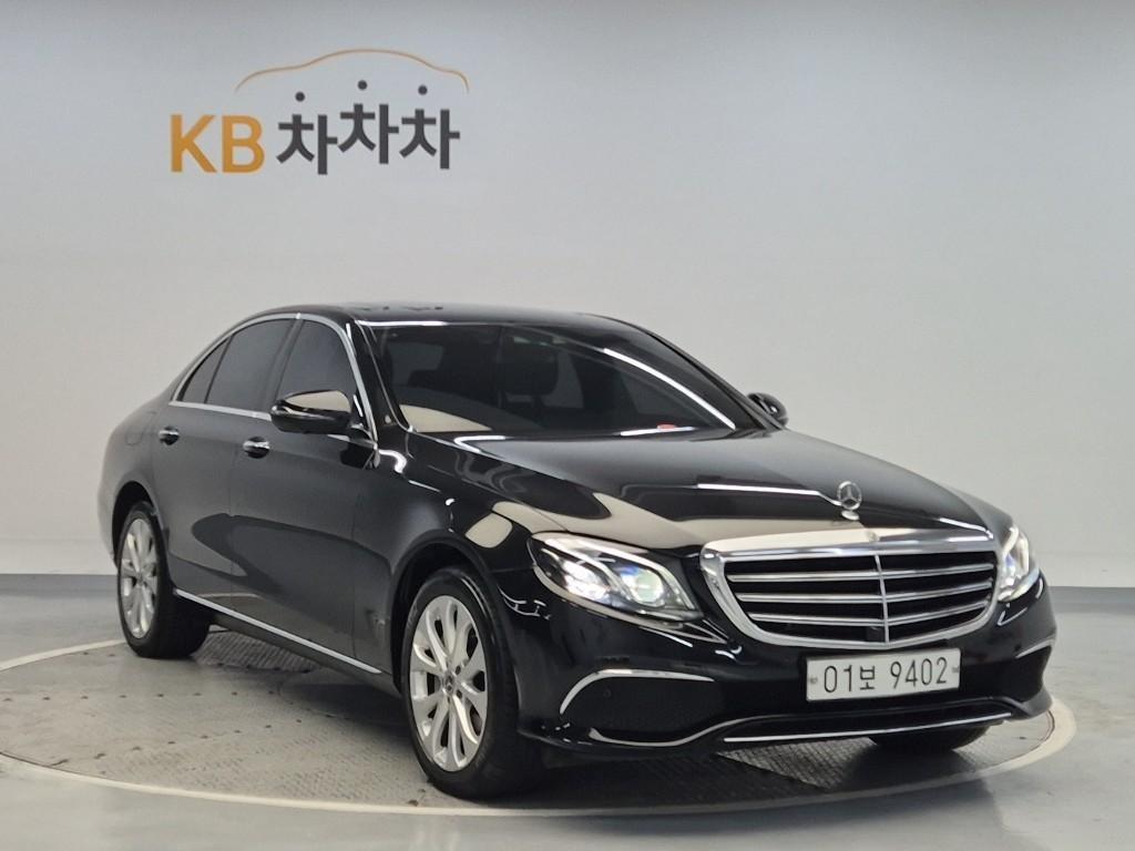 Mercedes Benz E class - Vista 4