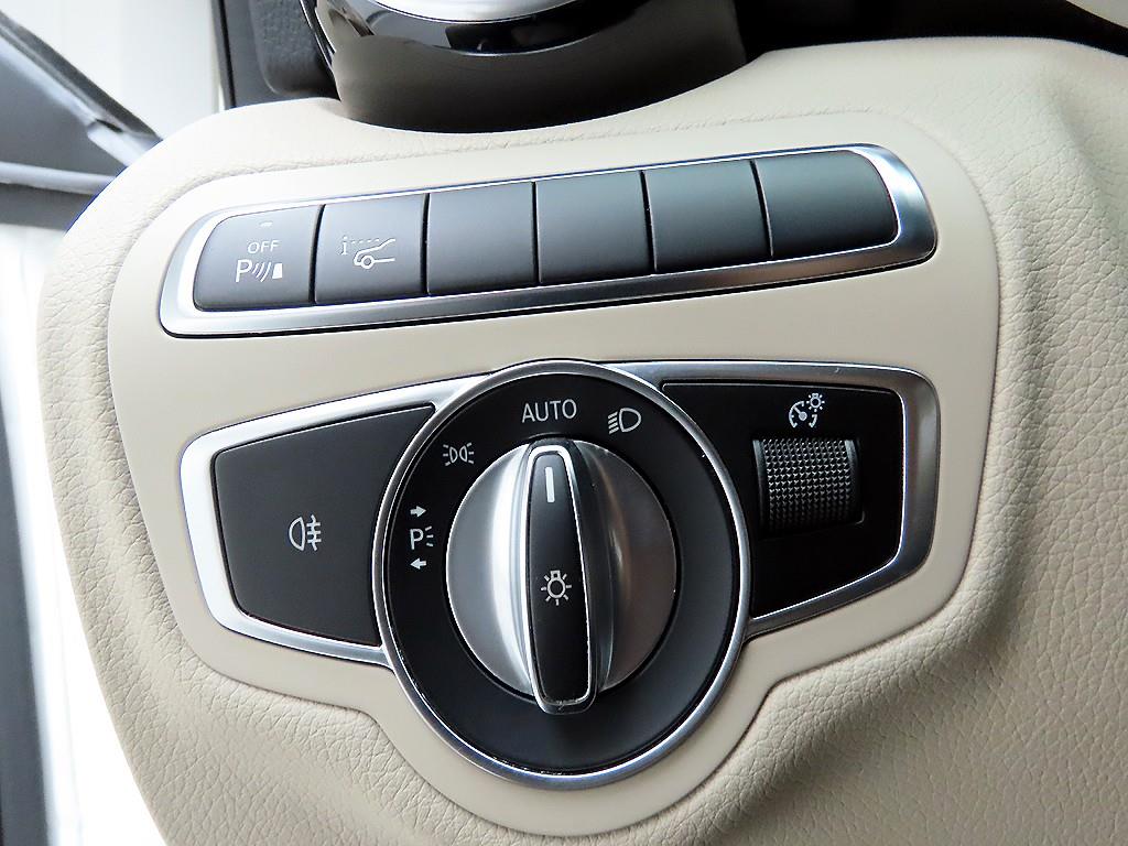 Mercedes Benz C Class - Vista 12