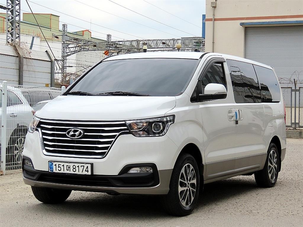 HYUNDAI Starex - Vista 2