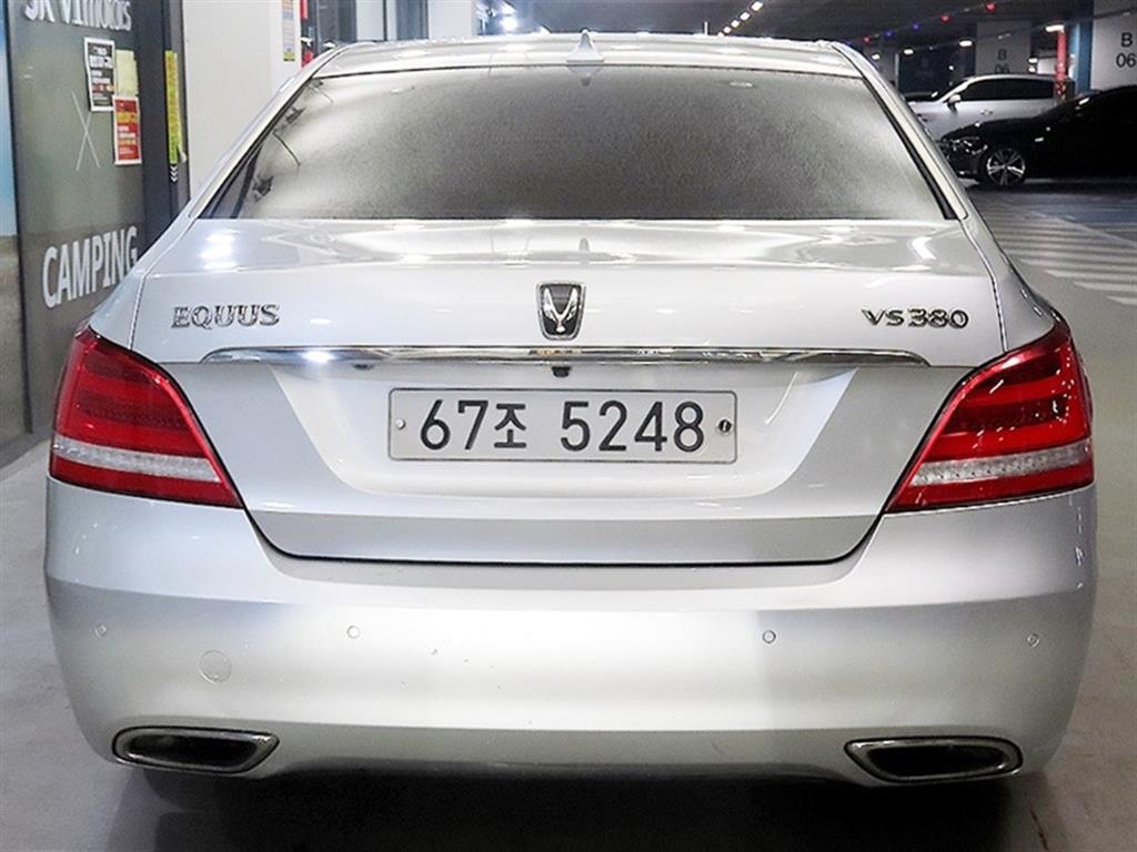 HYUNDAI Equus - Vista 5