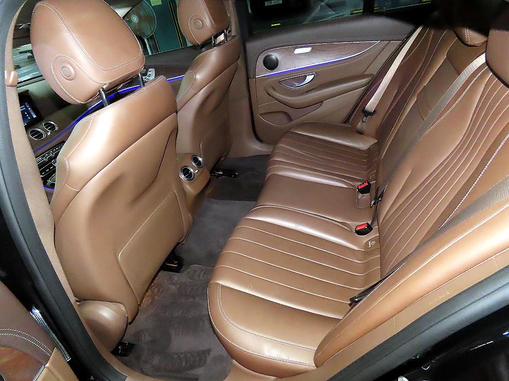 Mercedes Benz E class - Vista 7