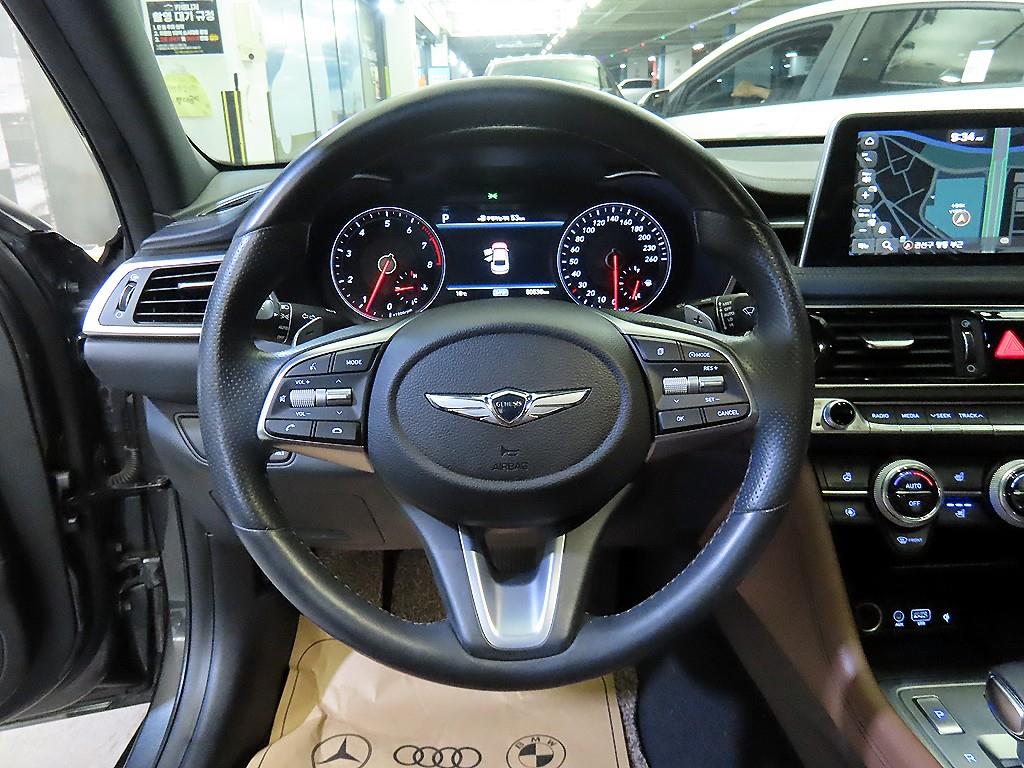 Genesis G70 - Vista 8