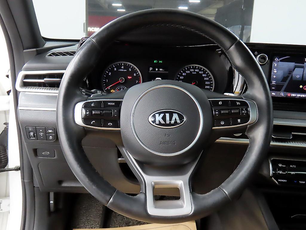 KIA K5 - Vista 9