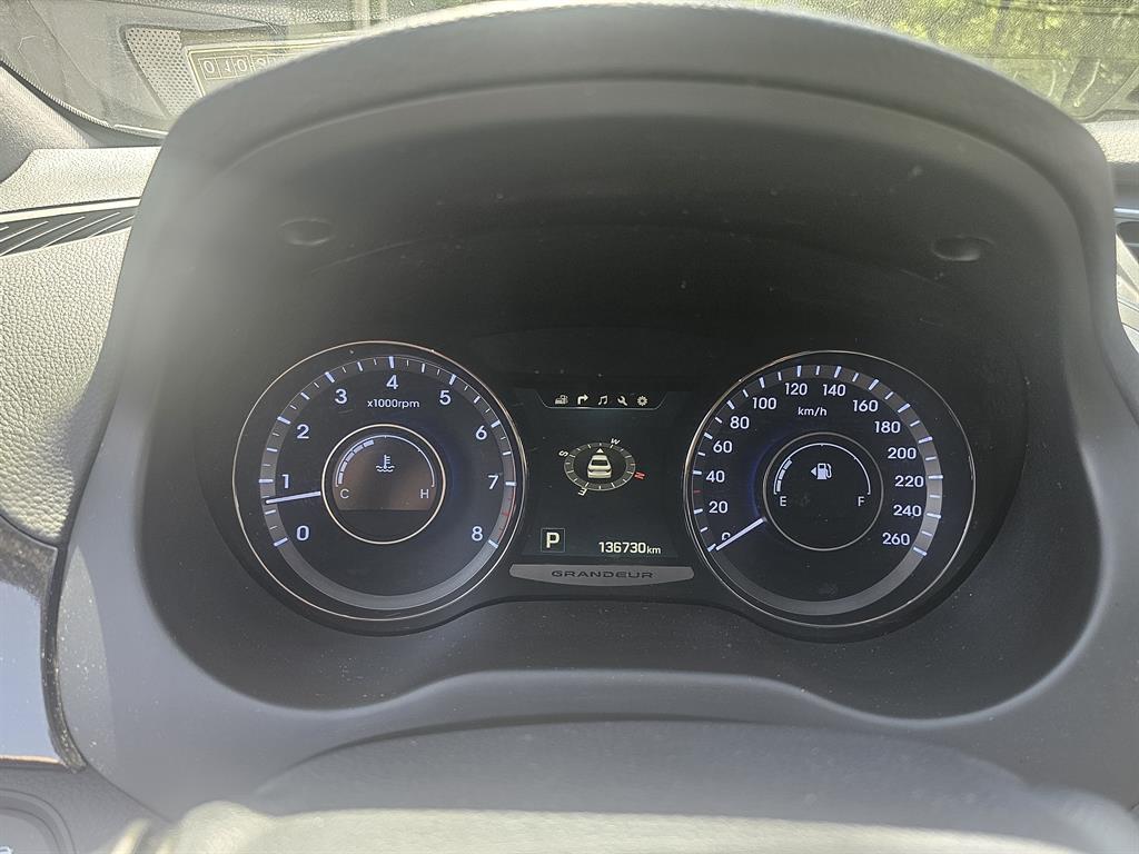 HYUNDAI Grandeur - Vista 6