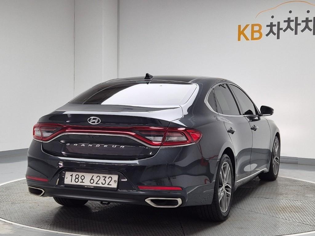 HYUNDAI Grandeur - Vista 3