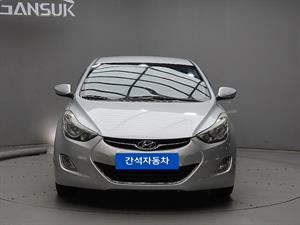 HYUNDAI Avante - Vista 2