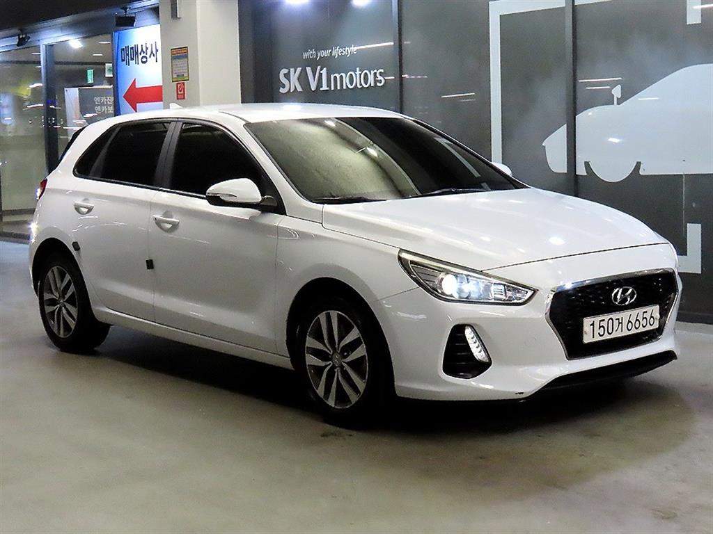 HYUNDAI i30 2017 Blanco - Importación desde Corea - HF Imports Iquique - Foto 1