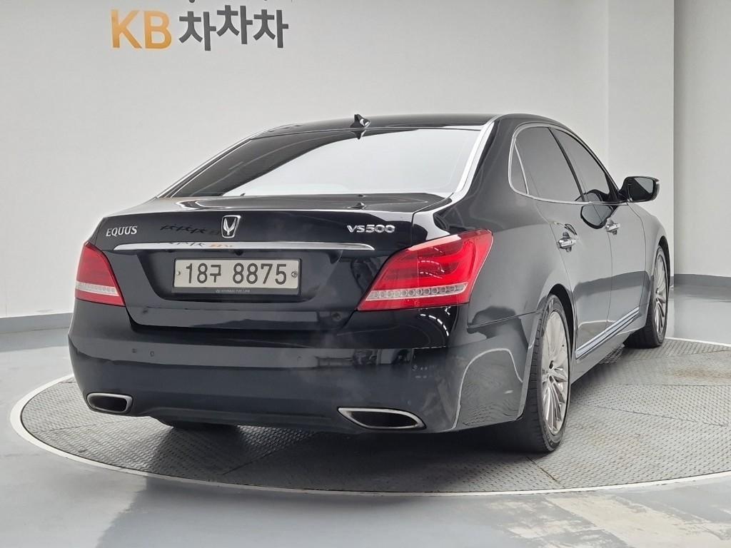 HYUNDAI Equus - Vista 4