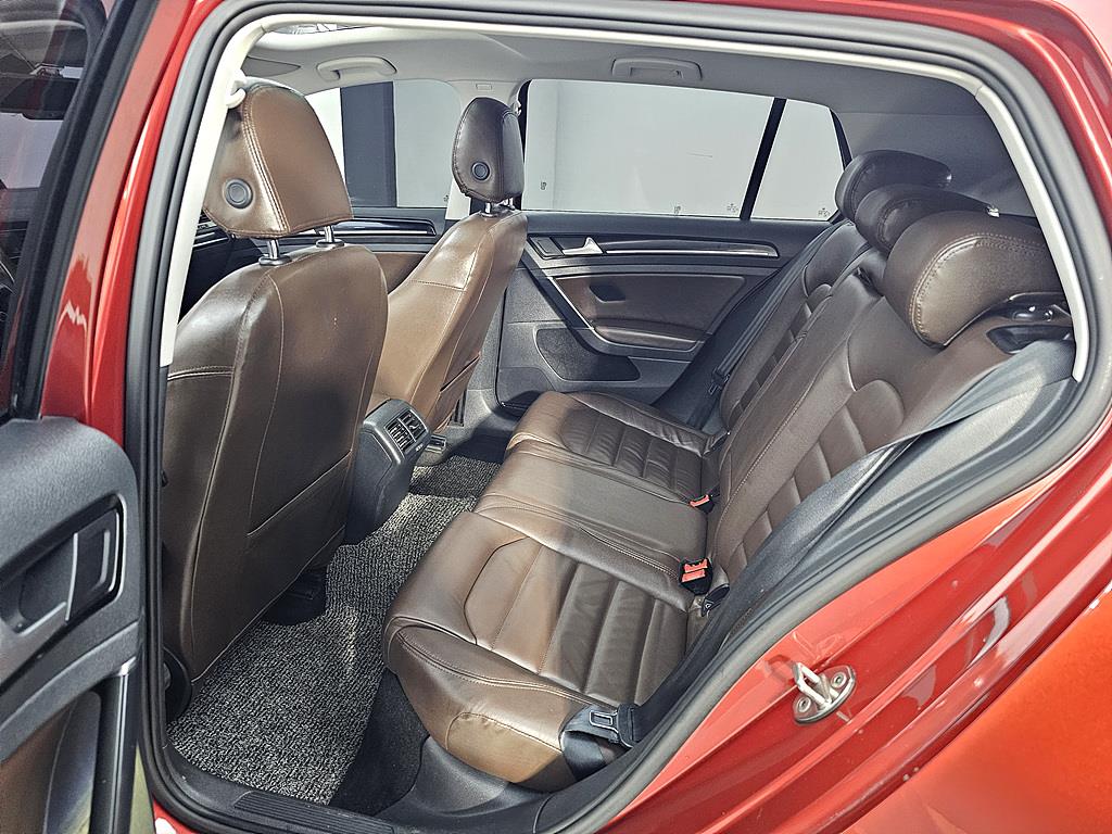 Volkswagen Golf - Vista 9