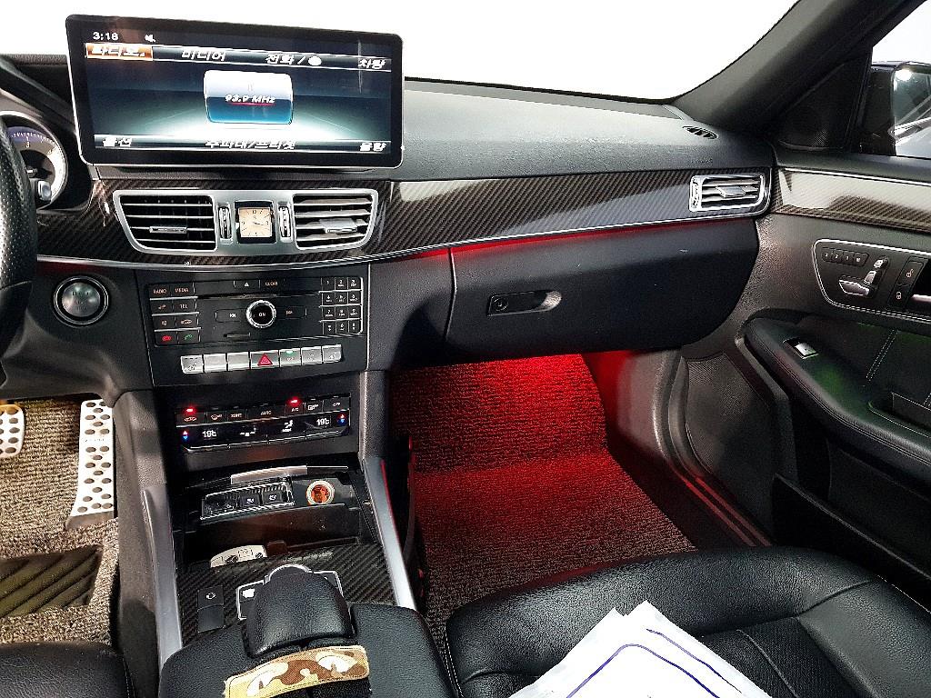 Mercedes Benz E class - Vista 10