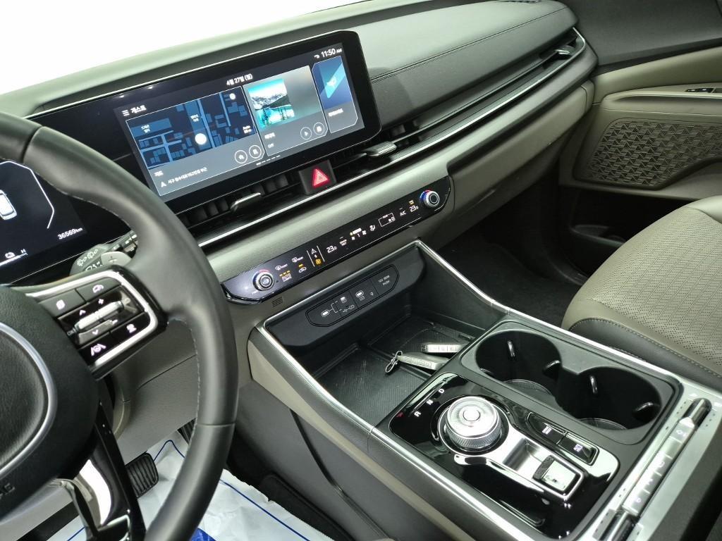 KIA Carnival - Vista 10
