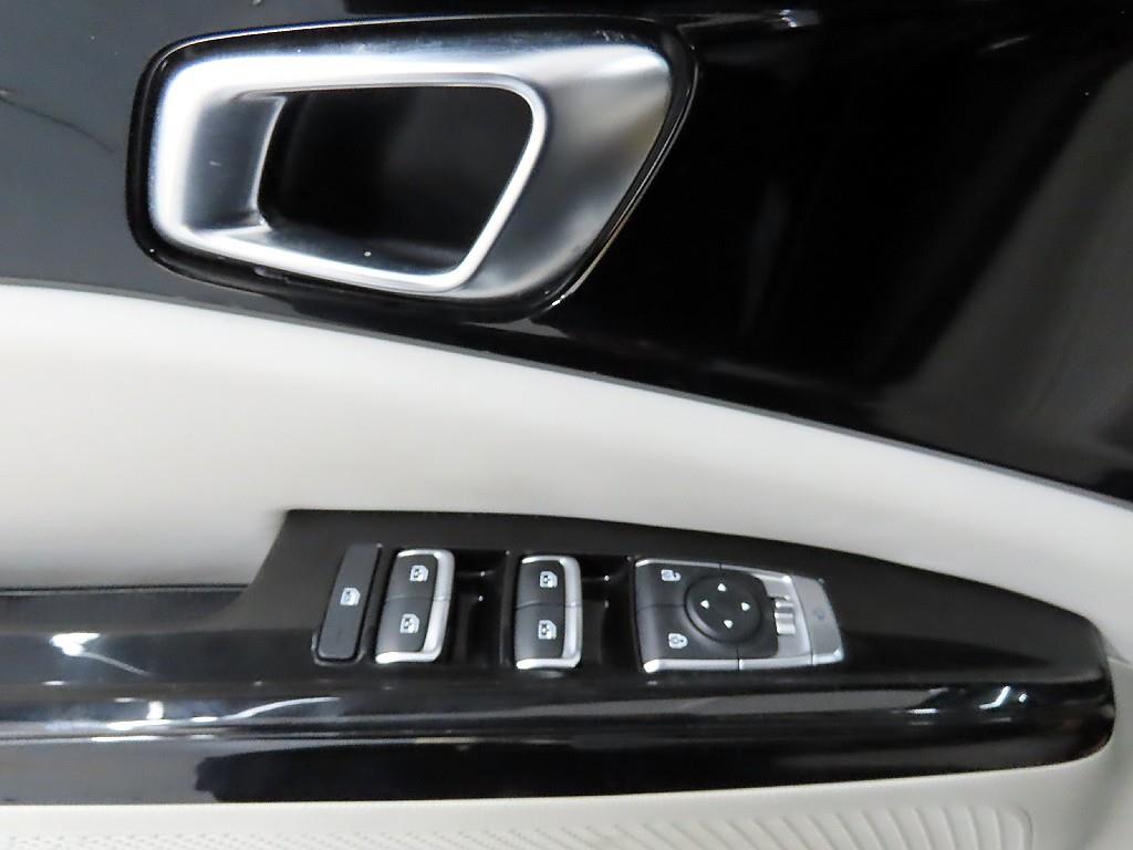 KIA Carnival - Vista 11