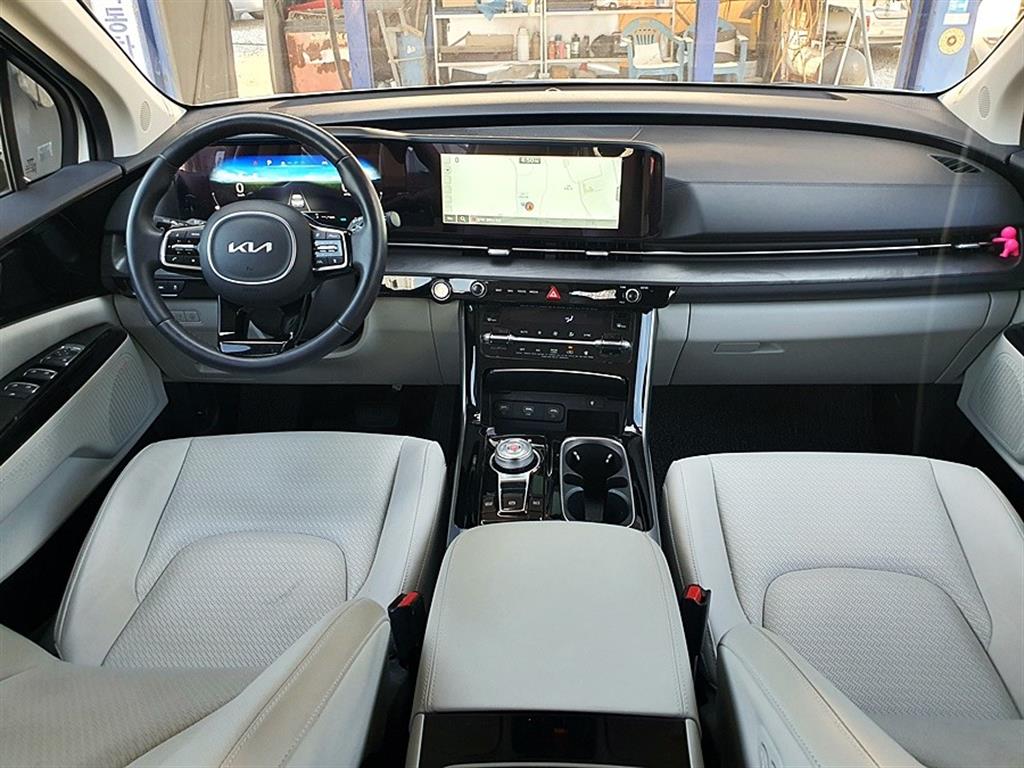 KIA Carnival - Vista 8
