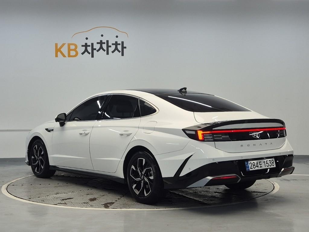HYUNDAI Sonata - Vista 4