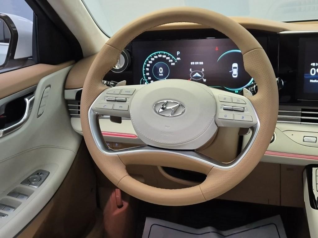 HYUNDAI Grandeur - Vista 11