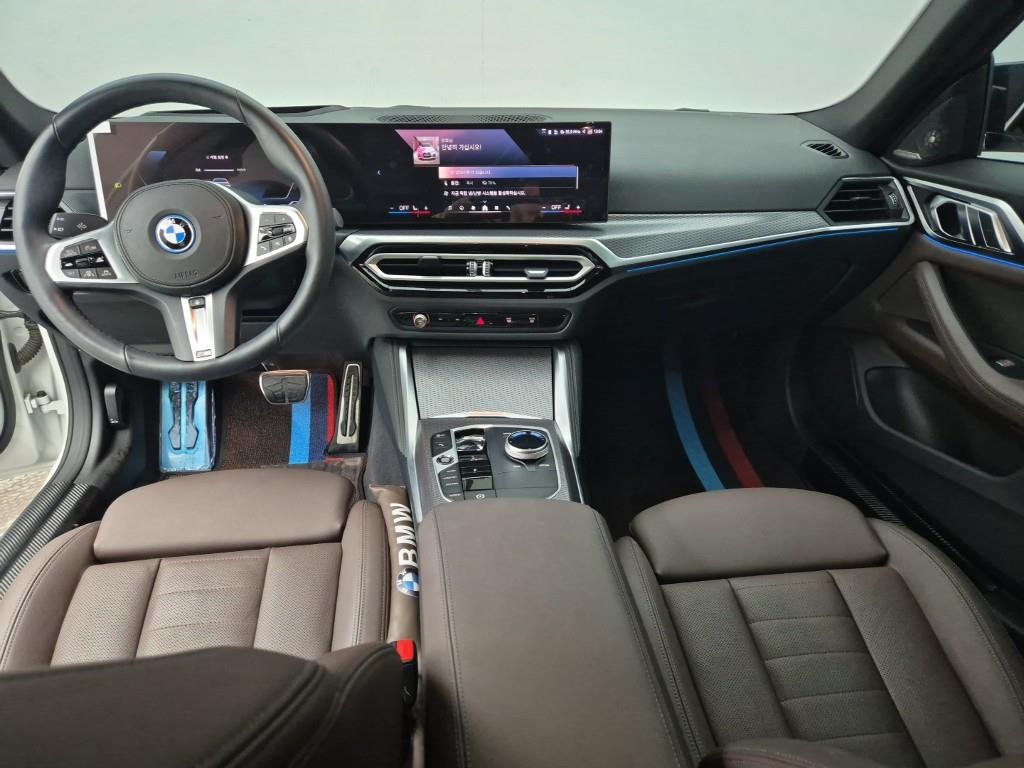 BMW i4 - Vista 5