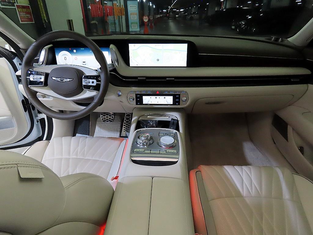 Genesis G90 - Vista 10
