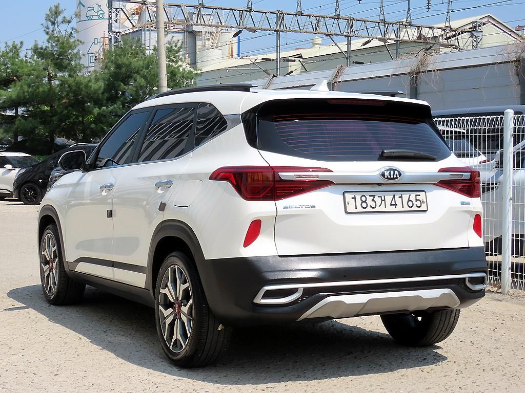 KIA Seltos - Vista 3