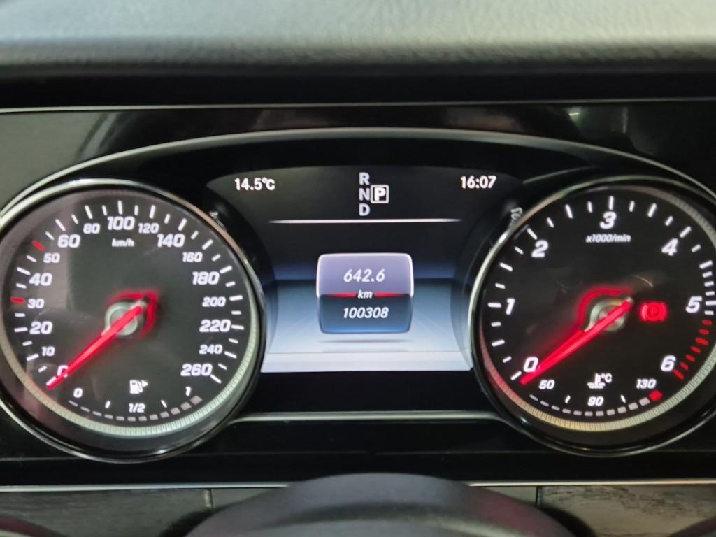 Mercedes Benz E class - Vista 6