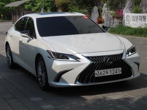 Lexus ES - Vista 4