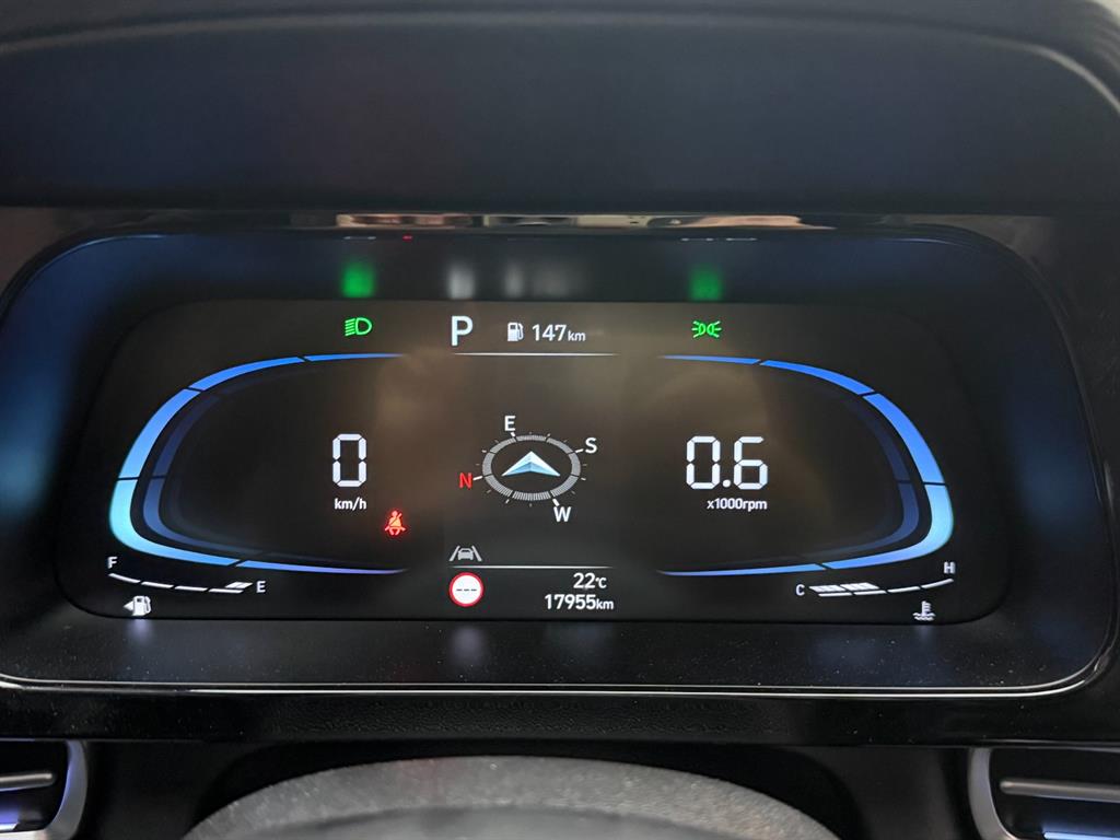 HYUNDAI Avante - Vista 10