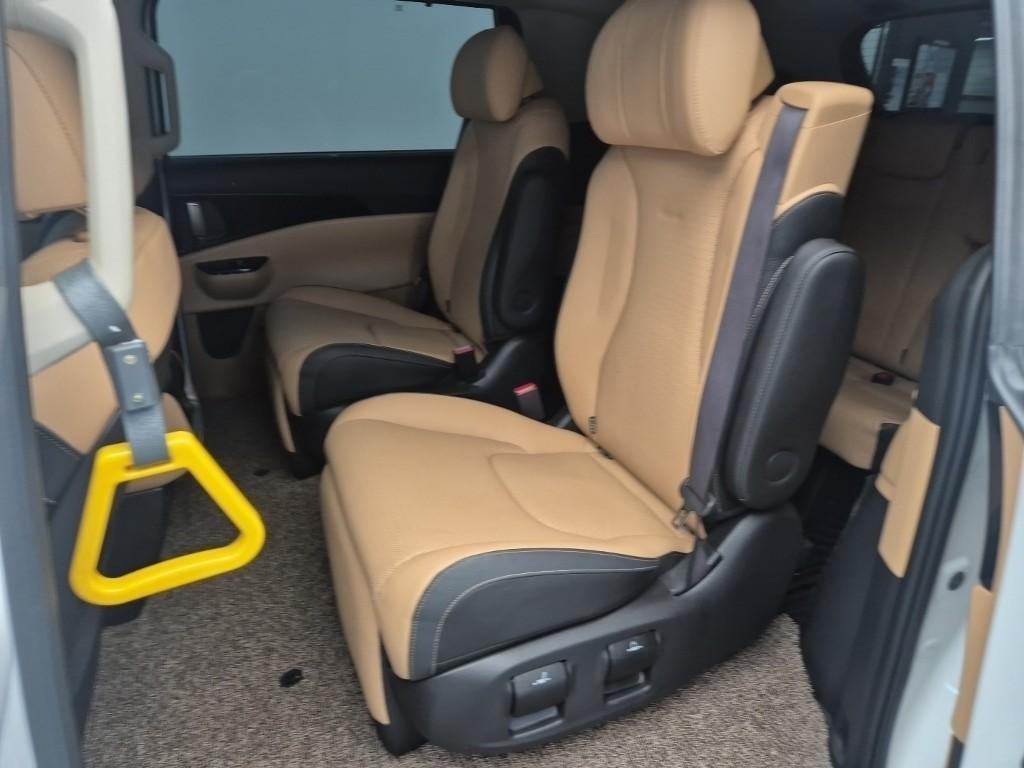 KIA Carnival - Vista 9