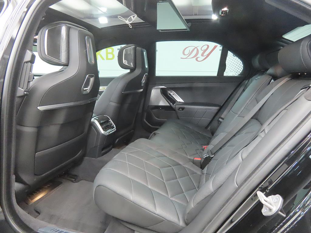 BMW 7 Series - Vista 6