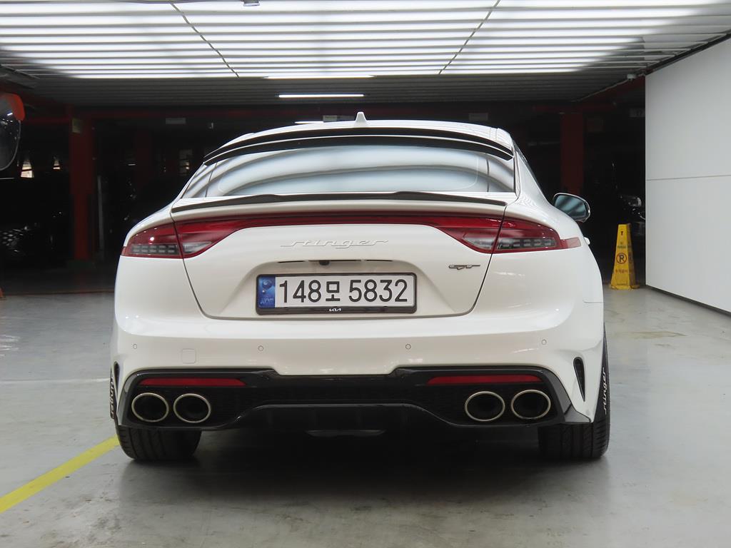 KIA Stinger - Vista 3