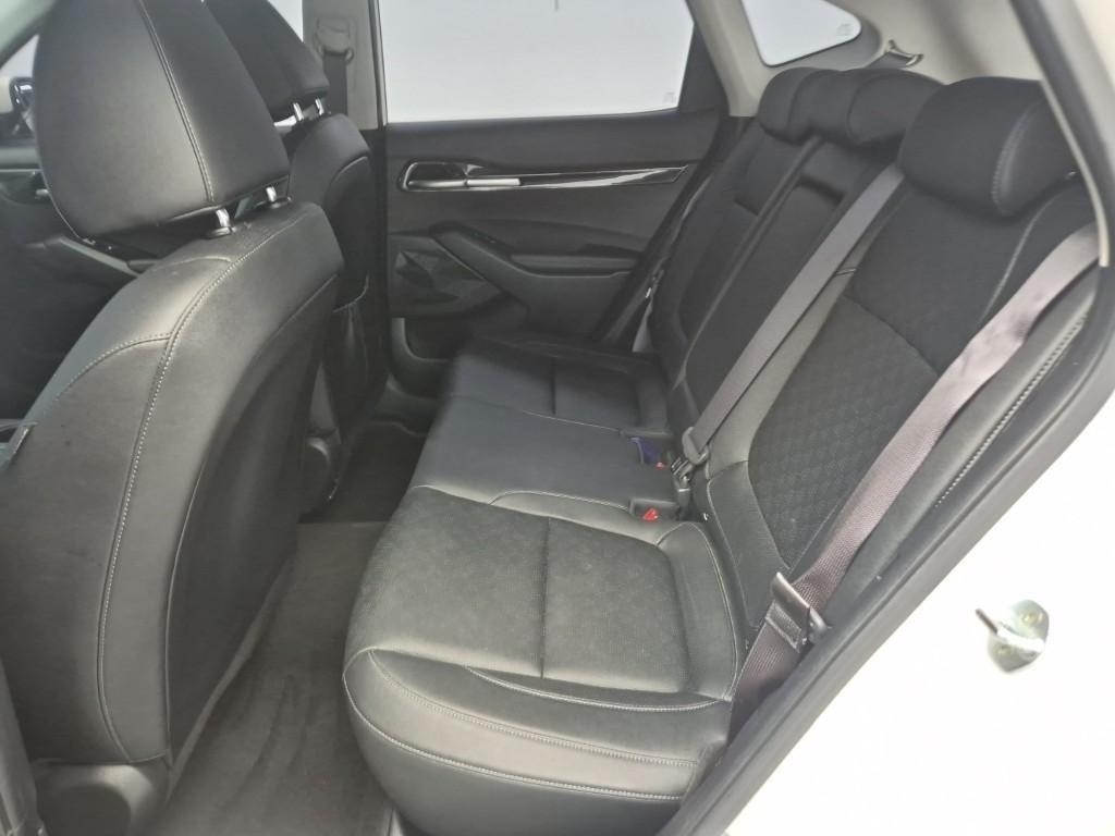KIA Seltos - Vista 10
