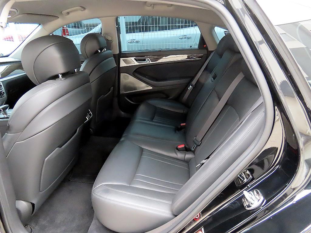 Genesis G80 - Vista 6