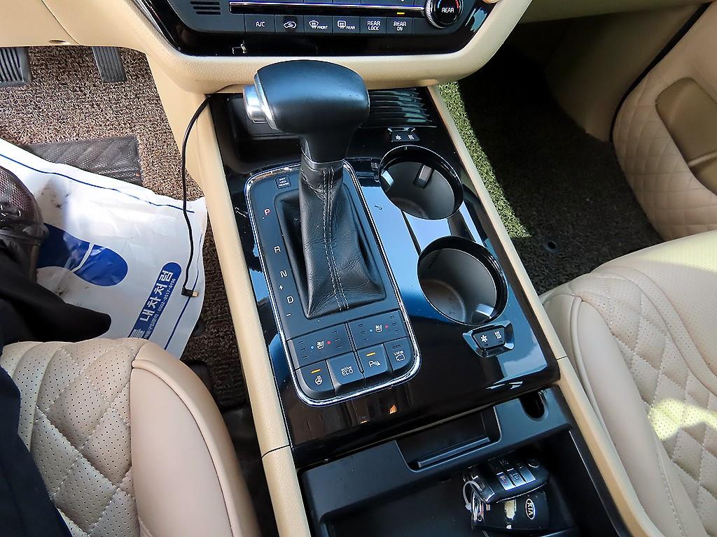 KIA Carnival - Vista 11