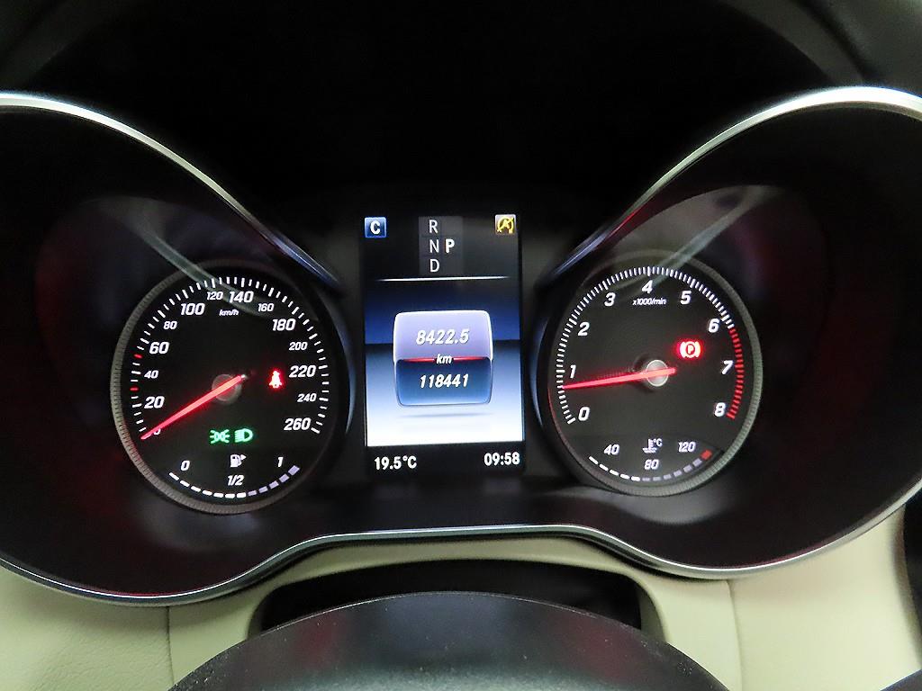 Mercedes Benz C Class - Vista 6