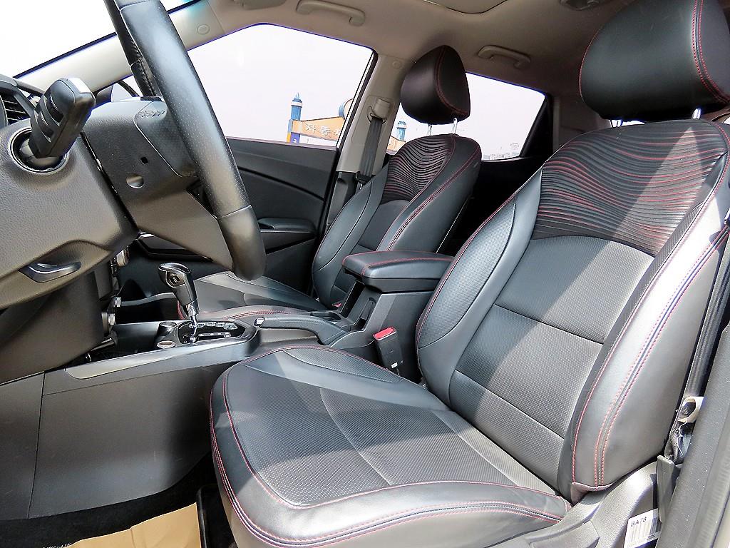 Ssangyong Tivoli - Vista 5