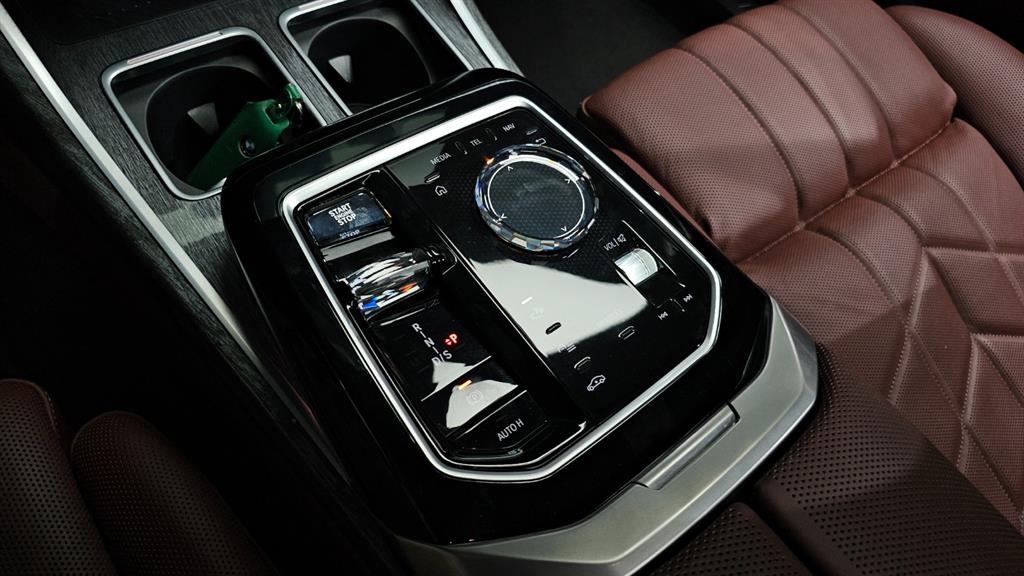 BMW 7 Series - Vista 9