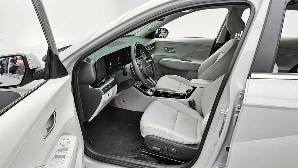 HYUNDAI Kona - Vista 5