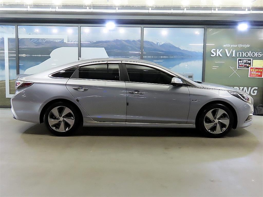 HYUNDAI Sonata - Vista 3