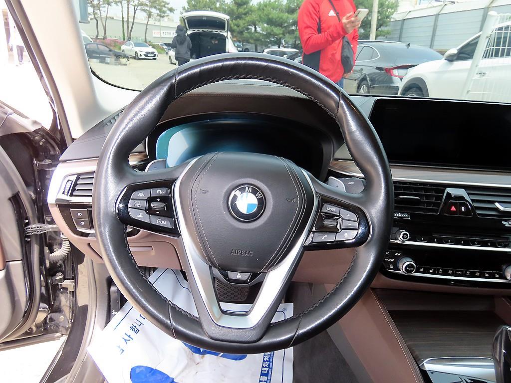 BMW 5 Series - Vista 8