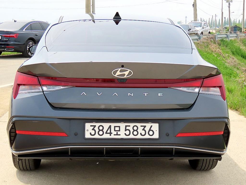 HYUNDAI Avante - Vista 4