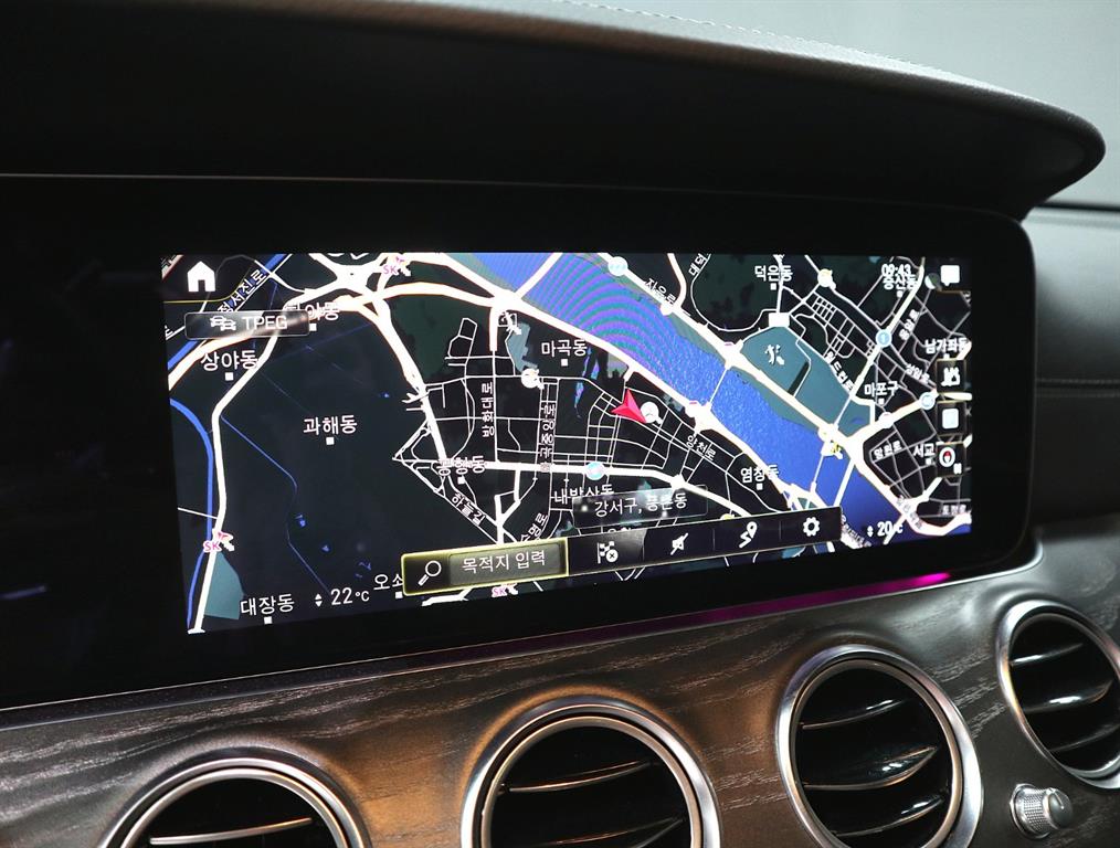 Mercedes Benz E class - Vista 12