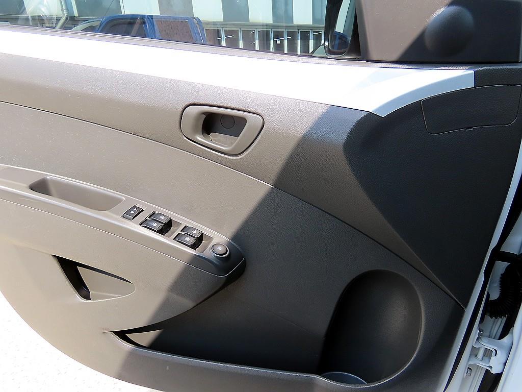 Chevrolet Spark - Vista 11