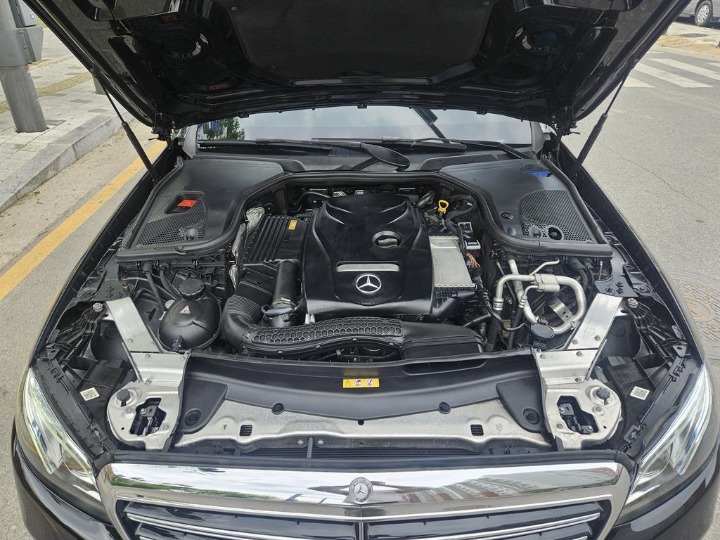 Mercedes Benz E class 2017 Negro - Importación desde Corea - HF Imports Iquique - Foto 20