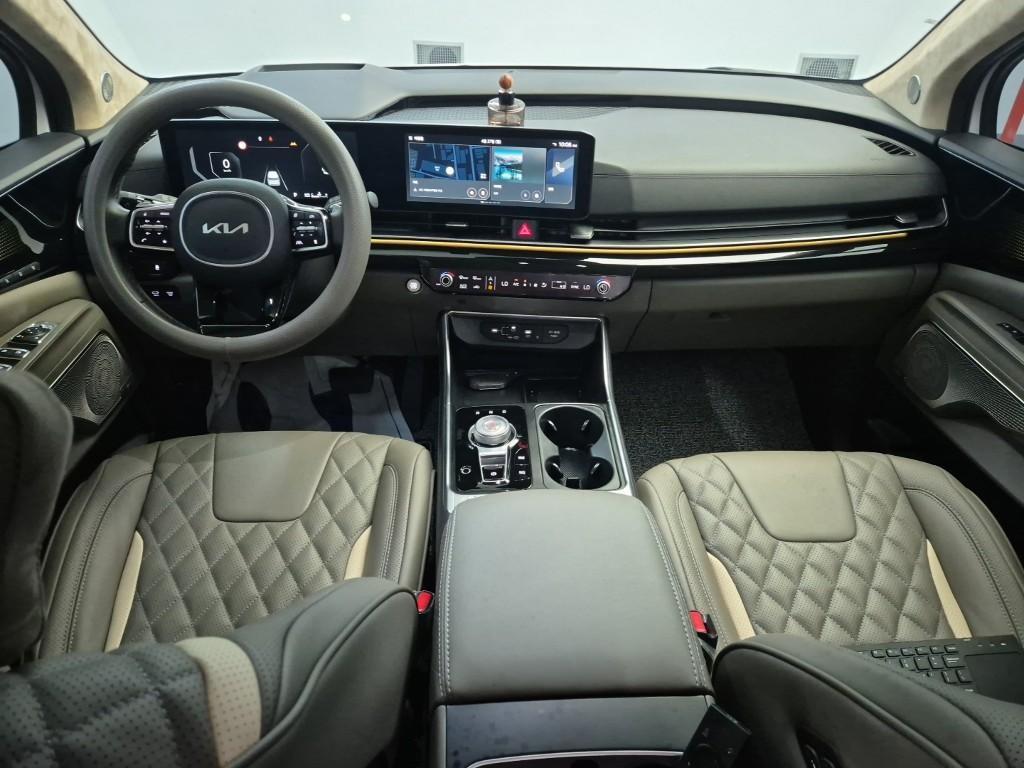 KIA Carnival - Vista 6