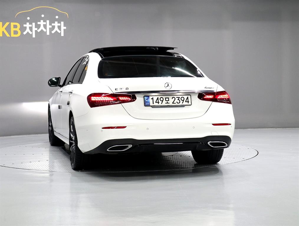 Mercedes Benz E class - Vista 4