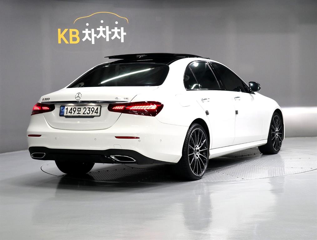Mercedes Benz E class - Vista 3